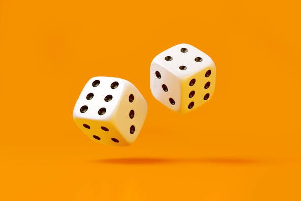 Live dealer announcing Ikan Jackpot round results